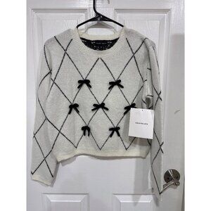 White and black Argyle bow sweater juniors Size M NWT